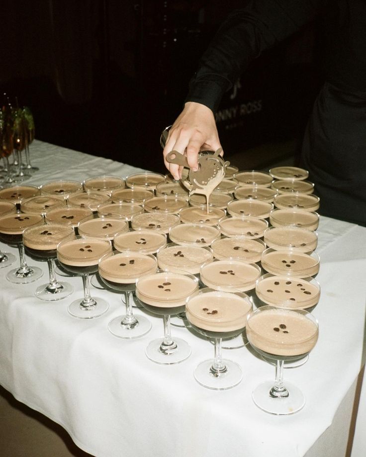 5 MUST HAVE COCKTAILS FOR YOUR BIG DAY