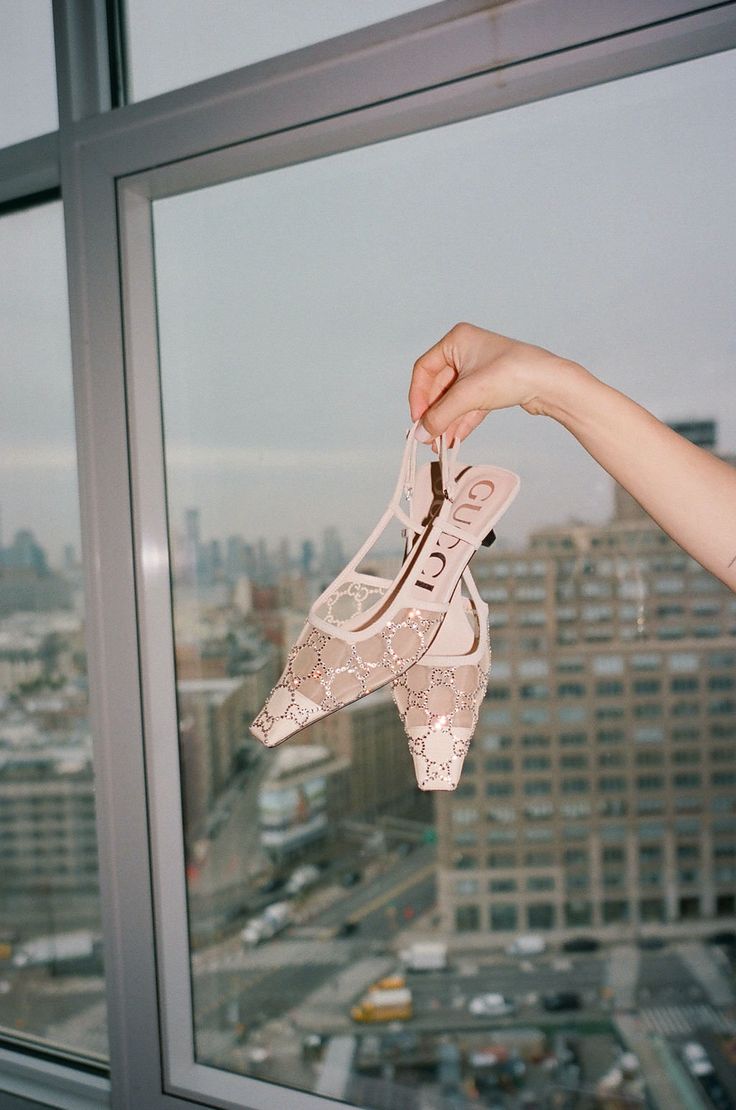 ULTIMATE GUIDE TO SHOES!