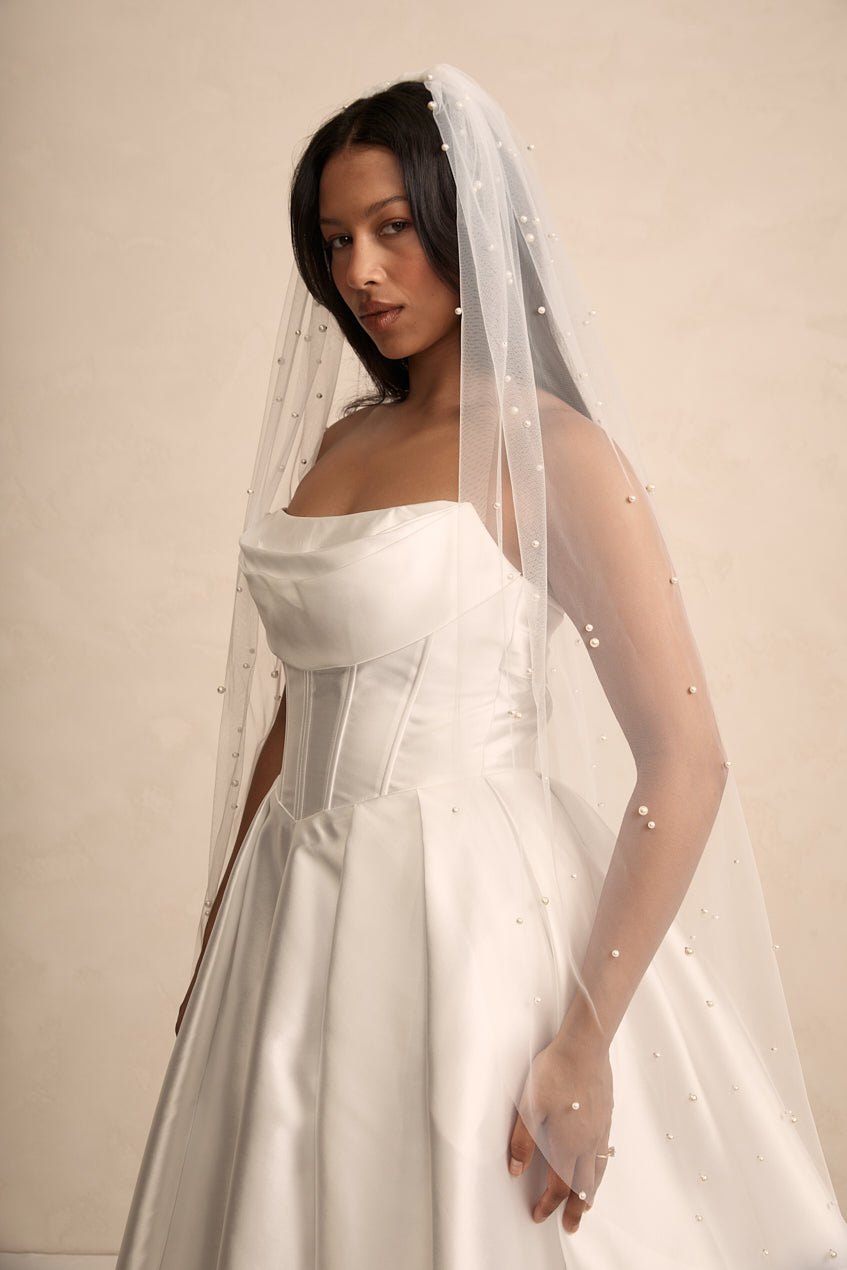 SHORT PEARL VEIL