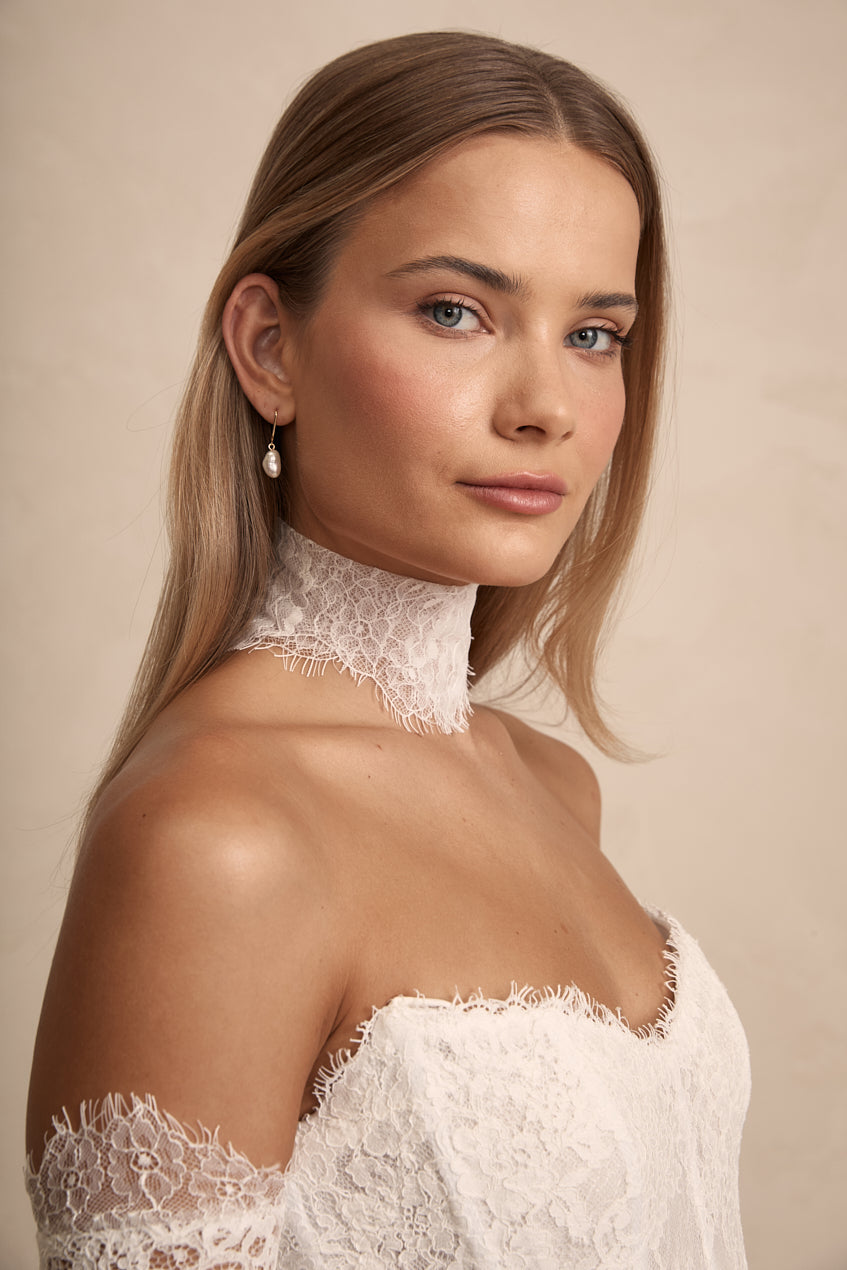 CHANTILLY CHOKER