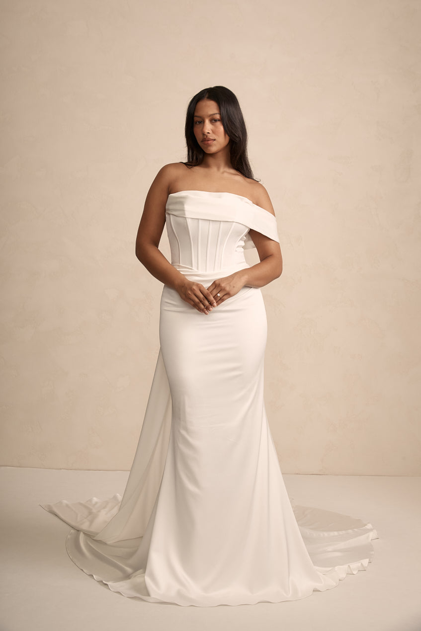 RHODE SATIN DETACHABLE TRAIN + SLEEVES