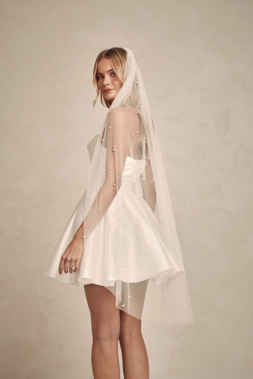 SHORT PEARL VEIL